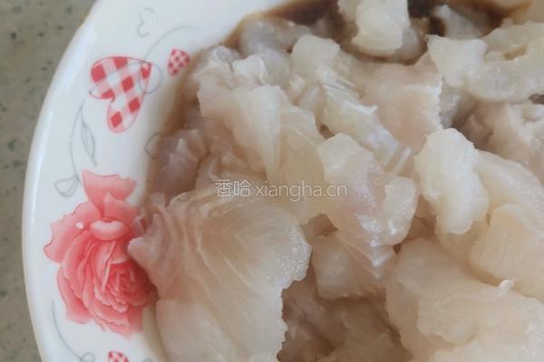 酸菜巴沙鱼的做法图解6