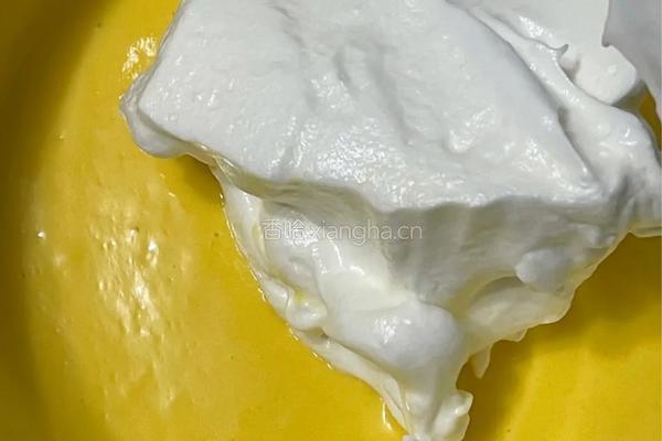 不爆顶戚风蛋糕的做法图解5