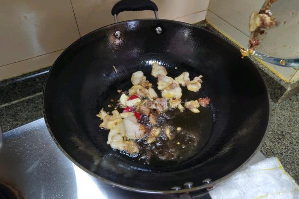 蒜薹炒肉炒鸭蛋的做法图解8