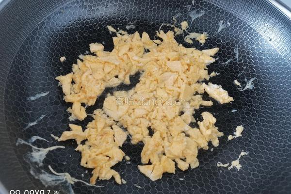 鸡蛋火腿炒饭的做法图解4