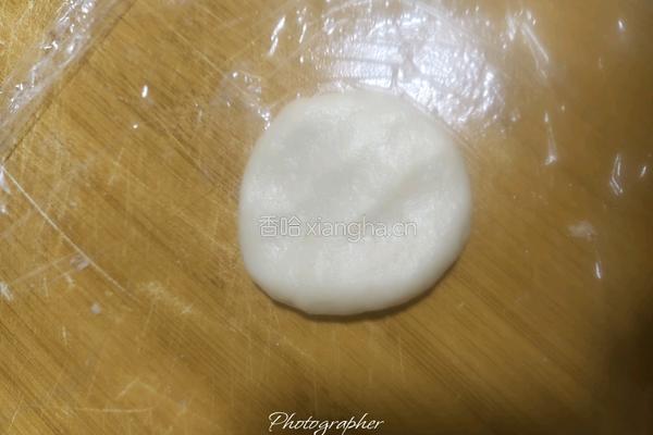 小猪蛋黄酥（奶香椰蓉馅）的做法图解6