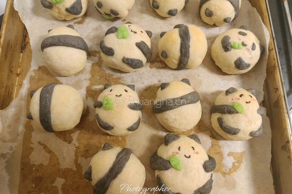 小熊猫蛋黄酥的做法图解24