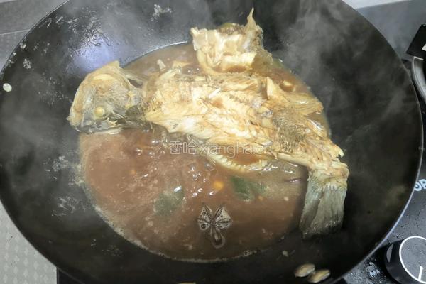 红烧鲈鱼的做法图解6