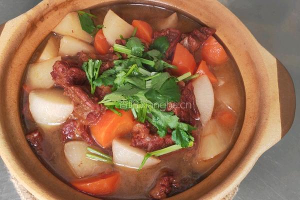 牛肉萝卜煲
