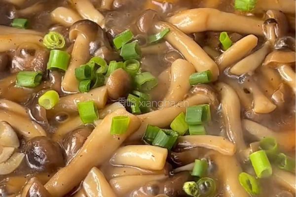 入口滑嫩、菌菇鲜香的菌菇滑蛋真的绝了～超简单哟～的做法图解6
