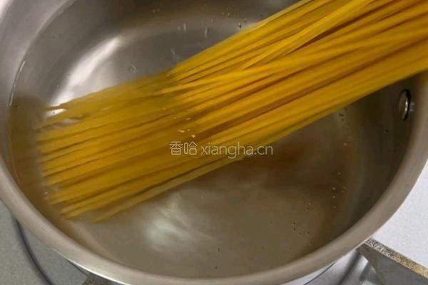 黑松露奶油蘑菇意面的做法图解1