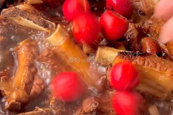 酸甜控狂喜！这道山楂炖排骨堪称味蕾炸弹！的做法图解6