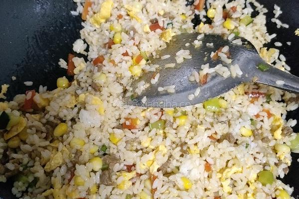 菠萝炒饭的做法图解4