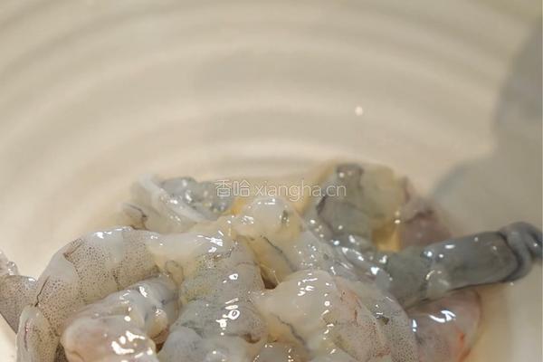 鲜掉眉毛!一锅封神的虾仁豆腐汤的做法图解2