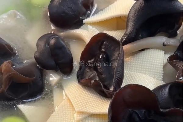 一口鲜掉眉！毛豆千张煲的春日味觉狂欢的做法图解6