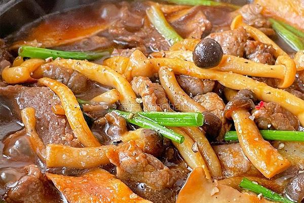 菌菇牛肉煲