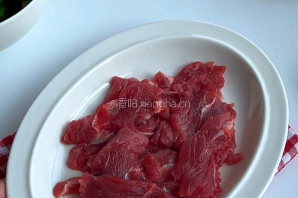 牛肉沙拉的做法图解1