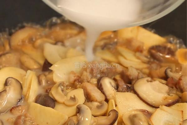 双菇烩冬笋：春日餐桌上的味觉盛宴的做法图解7