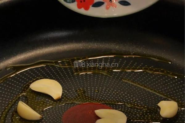 蒜香煎猪排：一场味蕾的狂欢盛宴的做法图解3