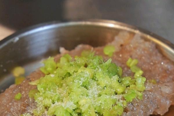 爆汁口蘑堡的做法图解1