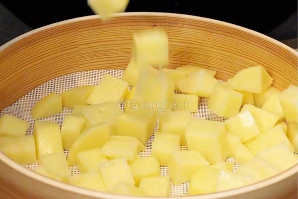 一口沦陷！奶香暴击的培根奶酱土豆泥的做法图解1