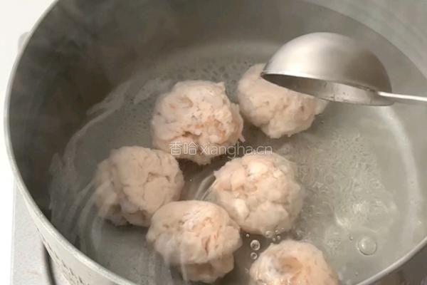 虾滑番茄肥牛泡面的做法图解1