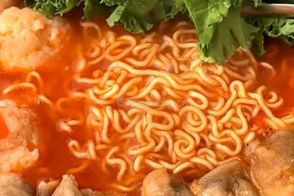 虾滑番茄肥牛泡面的做法图解8