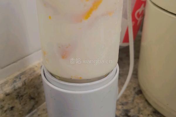 芒果奶昔的做法图解3