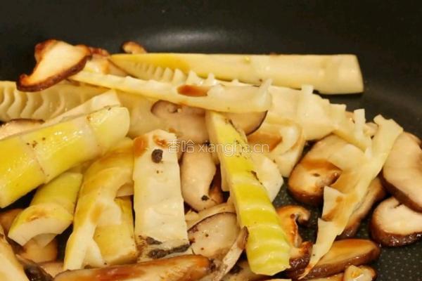 黑松露春笋闷饭的做法图解7