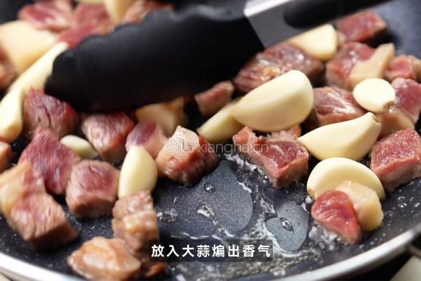 黑松露蒜香牛肉粒的做法图解4