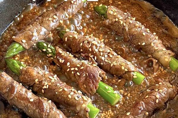 芦笋牛肉卷