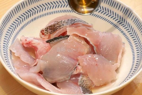 清蒸鲈鱼片的做法图解1