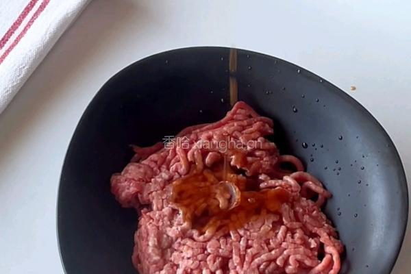 黑松露芝士牛肉饼的做法图解1