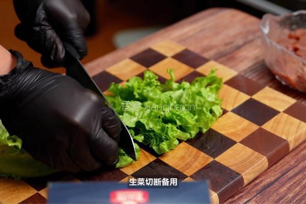 牛肉肉臊拌饭的做法图解2