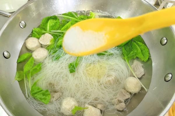 肉丸青菜汤米粉的做法图解7