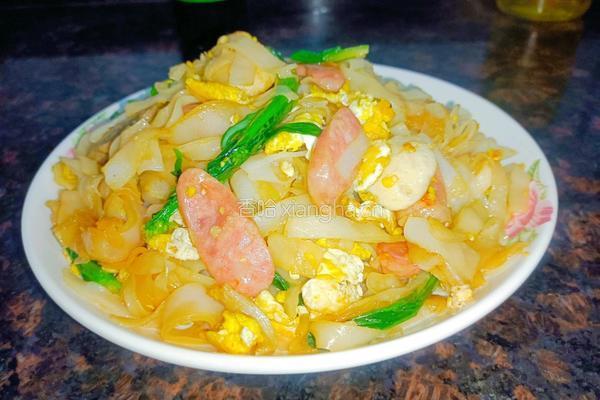 鸡蛋肉丸炒手工河粉的做法图解8