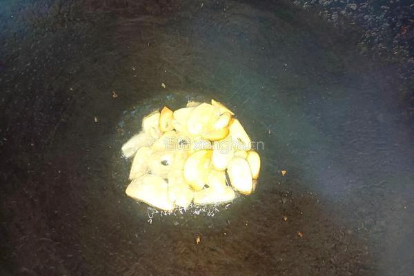 油豆腐炒芹菜的做法图解5