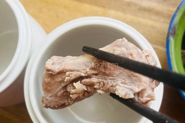 鹿茸菇排骨蒸盅的做法图解1