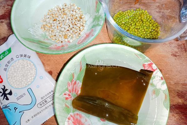 绿豆薏米西米糖水的做法图解1