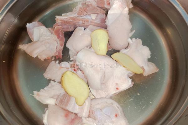 电饭锅焗猪蹄的做法图解2