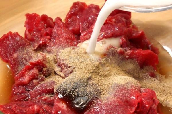 蒜香黄瓜牛肉的做法图解1
