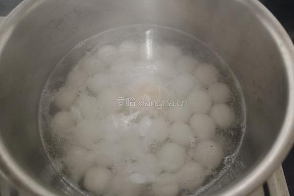 紫米酒酿小圆子水果羹的做法图解2
