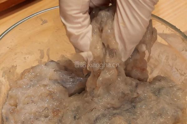 爆浆黑松露虾球的做法图解1