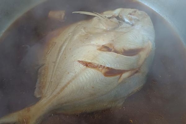 糖醋鲳鱼的做法图解8
