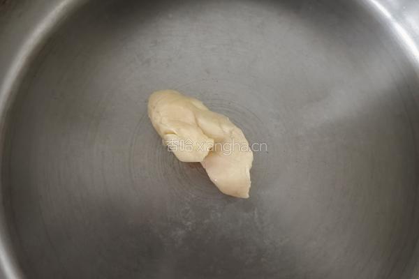 麻辣栗子鸡的做法图解1