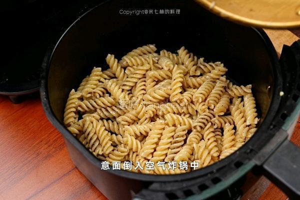 炸松露意面的做法图解6