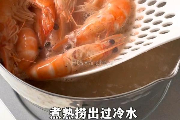 虾仁芦笋沙拉的做法图解2