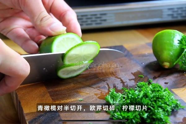 黑松露红椒鸡肉串的做法图解3
