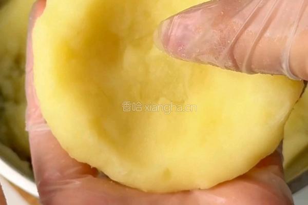 鸡肉土豆挞的做法图解2