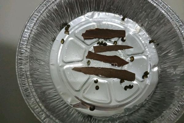蒸清鲈鱼的做法图解1