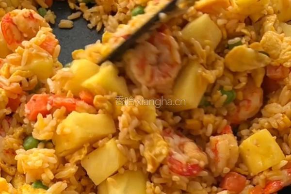 菠萝虾仁蛋炒饭的做法图解8