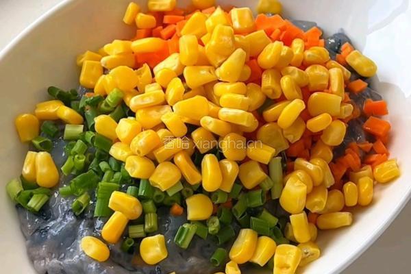 虾滑芝士培根卷的做法图解1