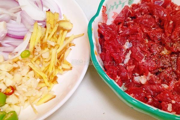 双椒牛肉的做法图解1