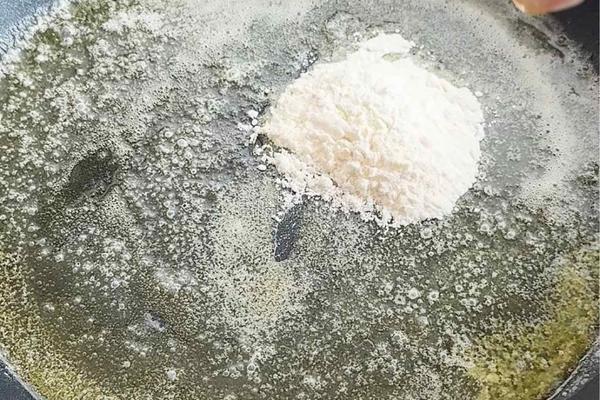 黑松露奶油蘑菇汤的做法图解3
