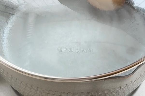 牛油果三文鱼拌饭的做法图解2